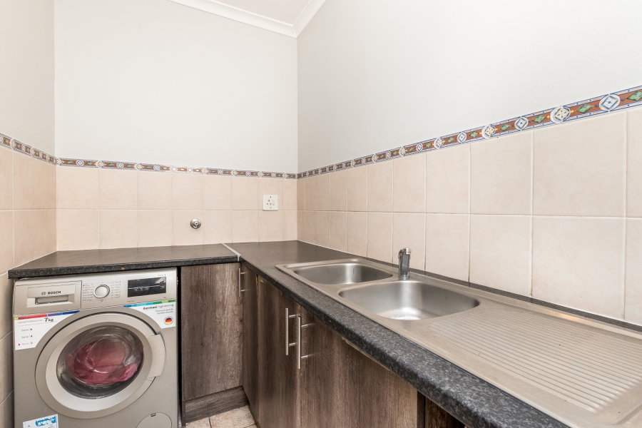 2 Bedroom Property for Sale in Zevenzicht Western Cape